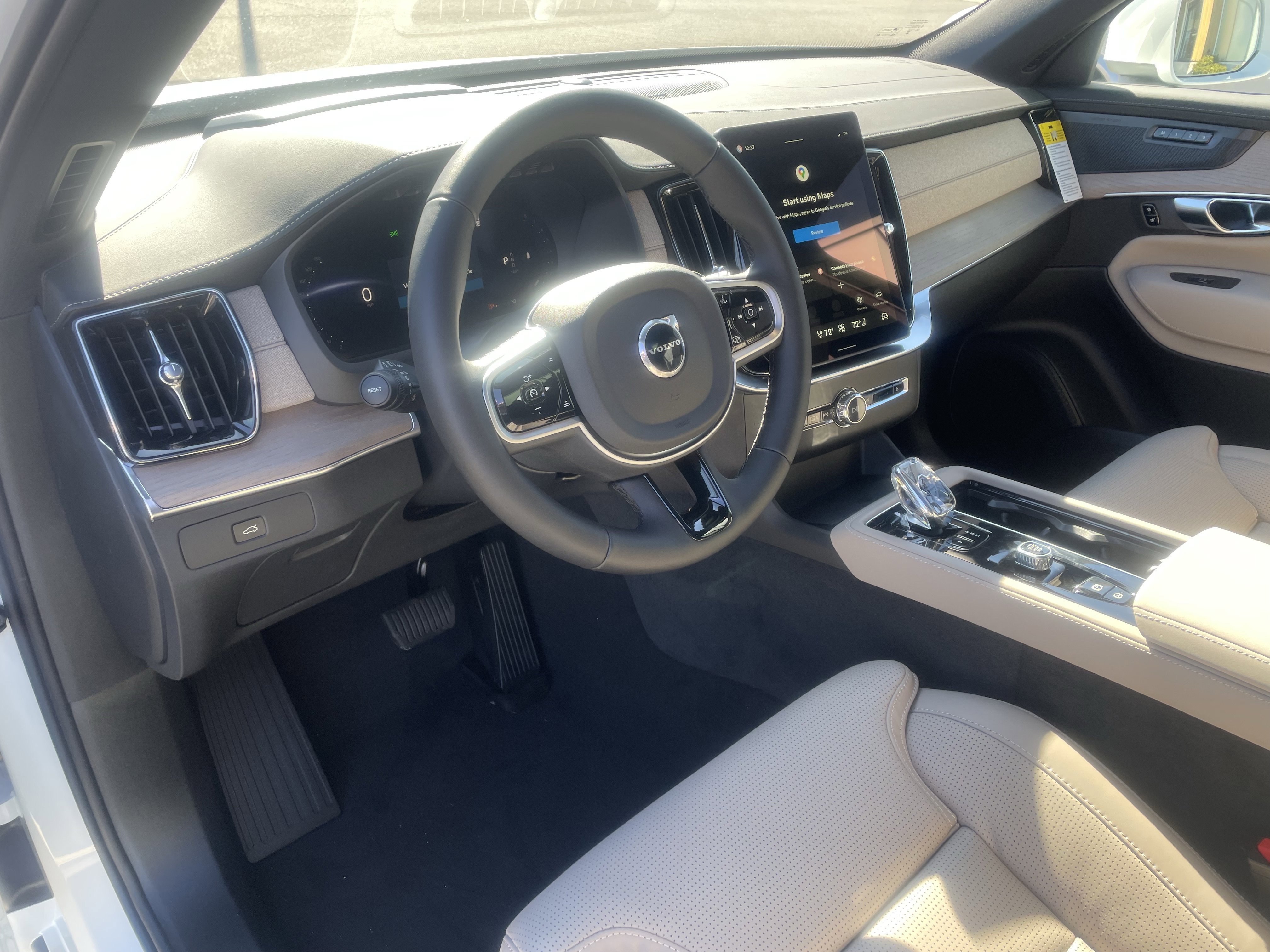 New 2026 Volvo XC90 B6 Ultra image 17