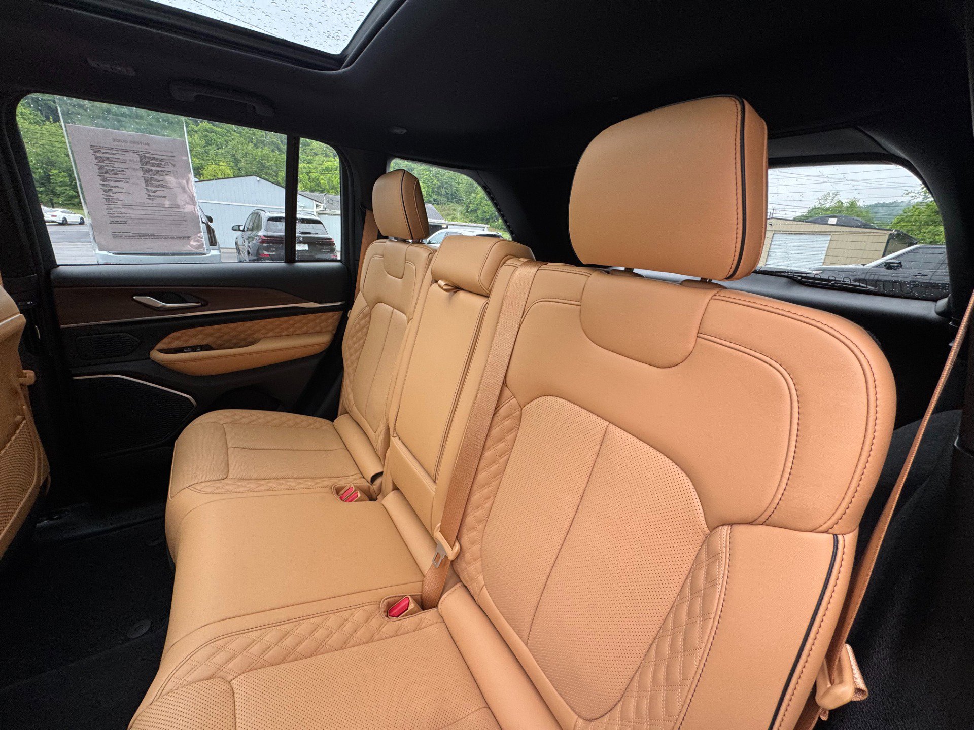 Used 2025 Jeep Grand Cherokee Summit AWD/4WD image 44
