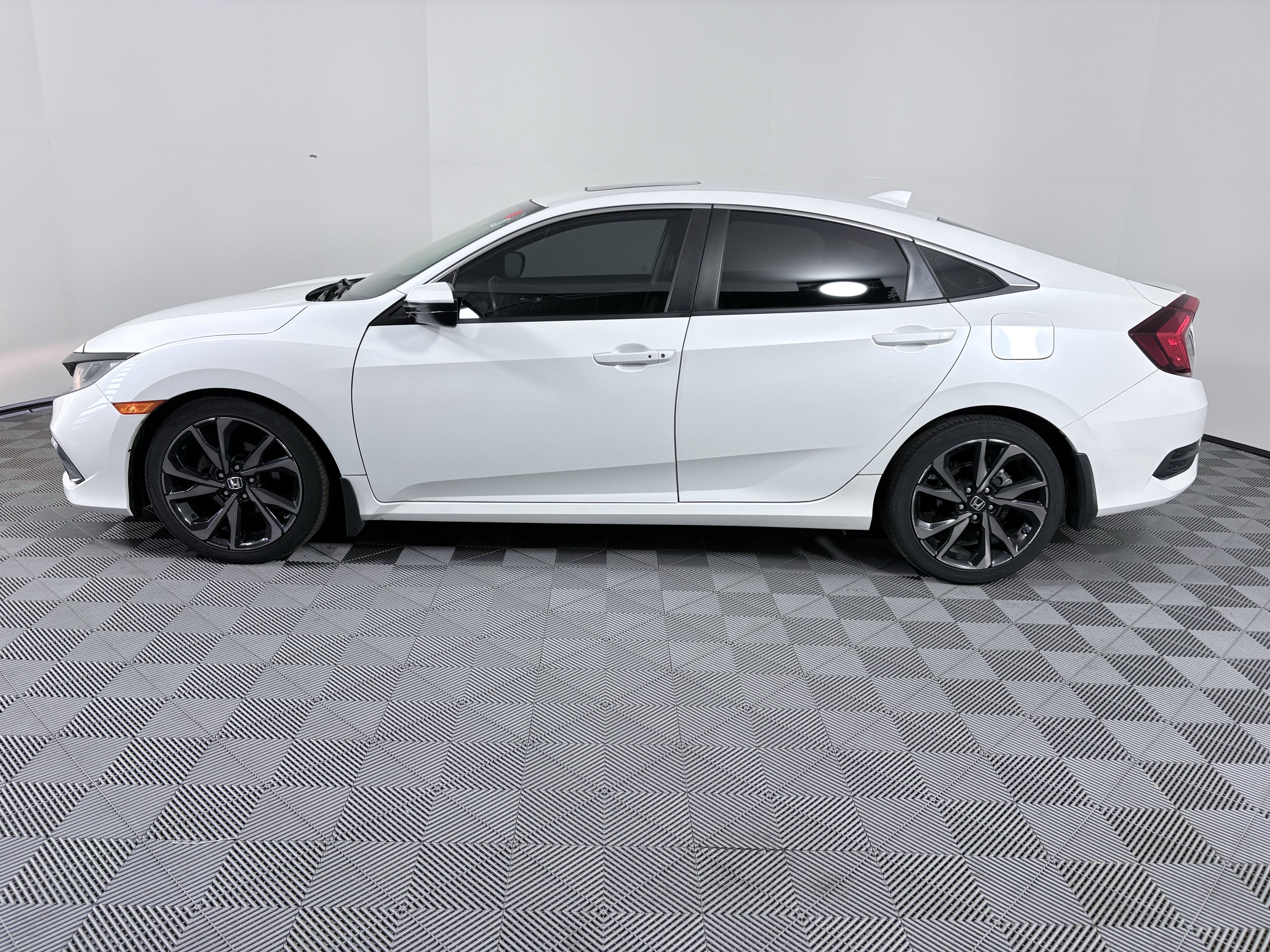 Used 2021 Honda Civic EX image 2