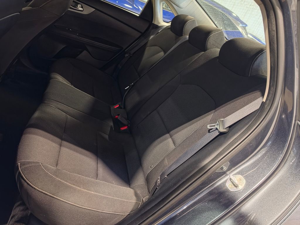 Used 2020 Kia Forte LXS FWD image 7