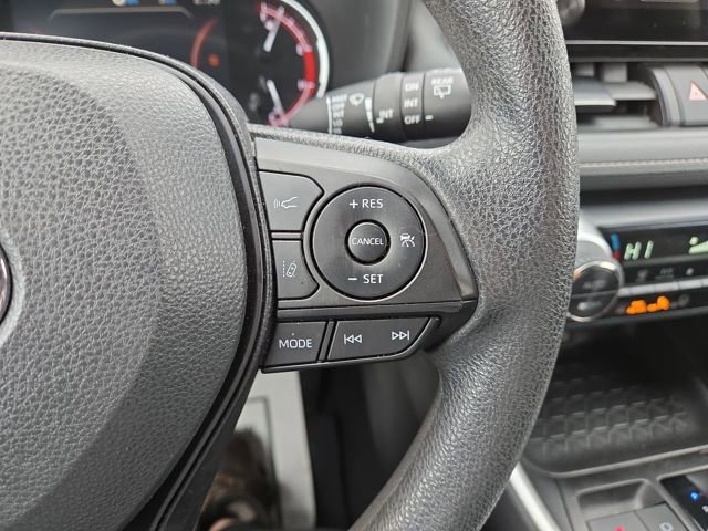 Used 2023 Toyota RAV4 XLE AWD/4WD image 19
