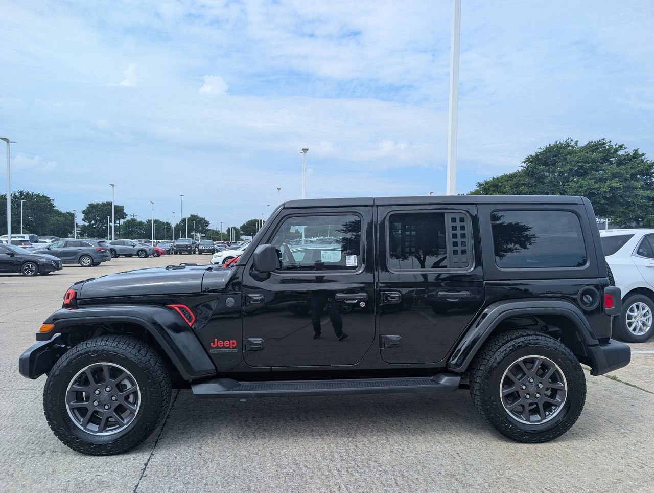 Used 2021 Jeep Wrangler Unlimited Sport AWD/4WD image 3