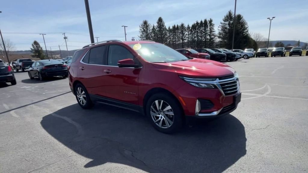 Used 2023 Chevrolet Equinox Premier image 2