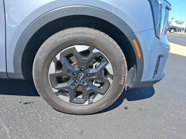 Used 2024 Kia Sorento S image 5
