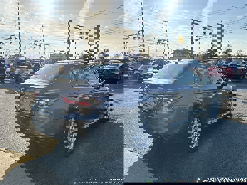 Used 2022 Toyota Camry LE image 5