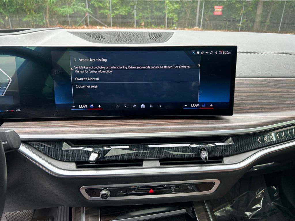 Used 2024 BMW X7 xDrive40i AWD/4WD image 18