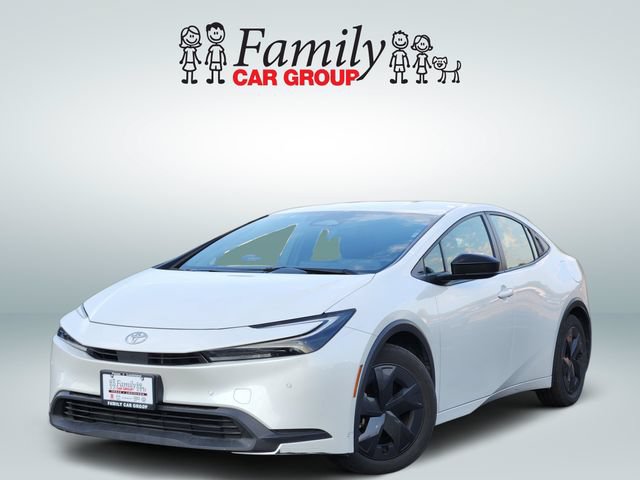 Used 2025 Toyota Prius LE FWD image 1