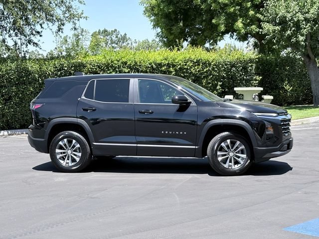 New 2026 Chevrolet Equinox LT w/ Safety and Technology Package FWD image 3