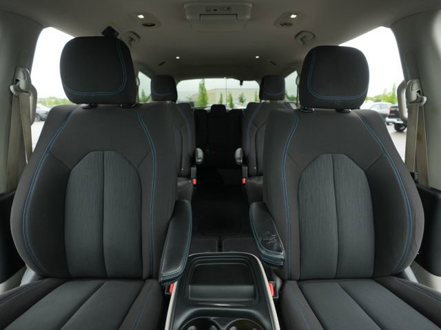 Used 2021 Chrysler Pacifica Touring FWD image 35