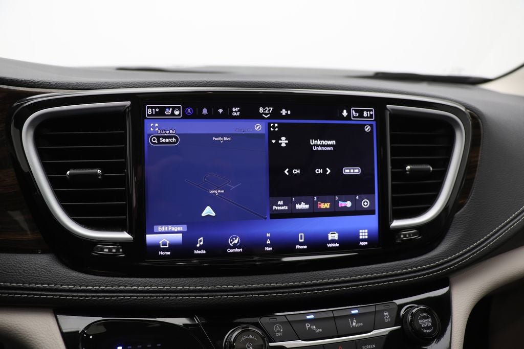 Used 2024 Chrysler Pacifica Limited FWD image 25