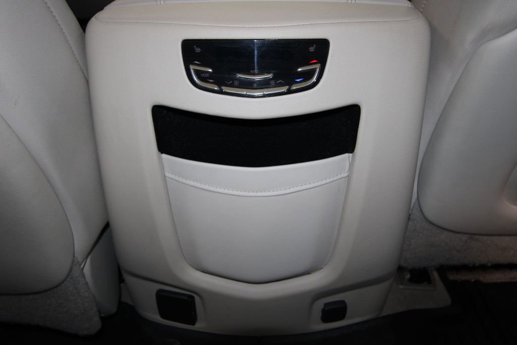 Used 2020 Cadillac Escalade Luxury image 31