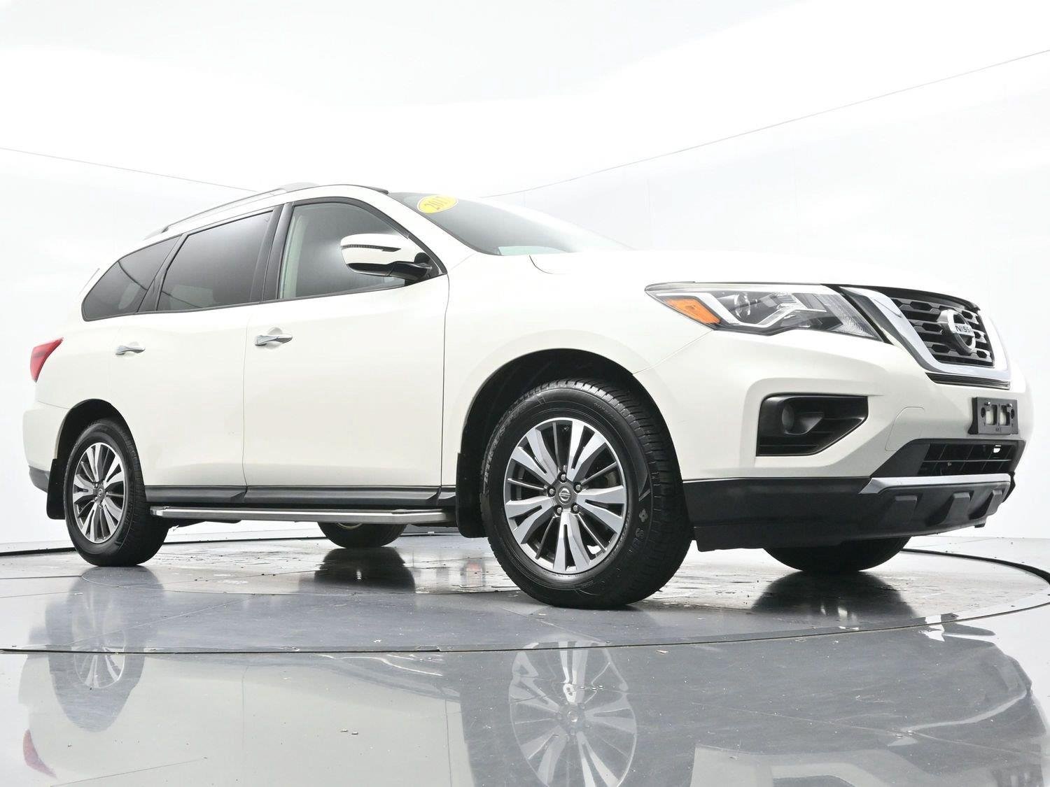 Used 2017 Nissan Pathfinder SV w/ SV Tech Package AWD/4WD image 46