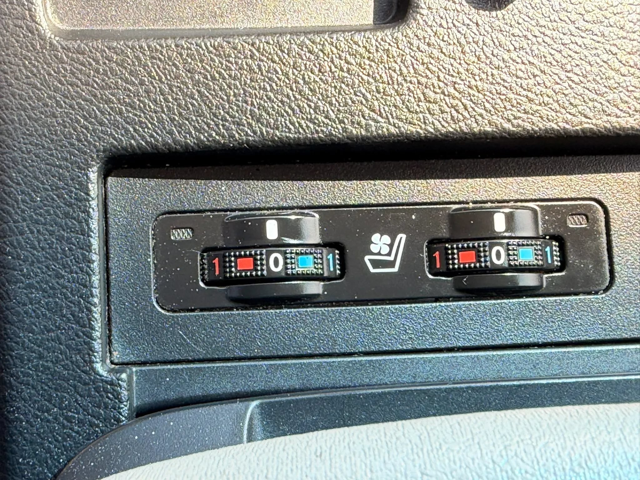 Used 2013 Lexus RX 350 FWD w/ Premium Pkg image 20