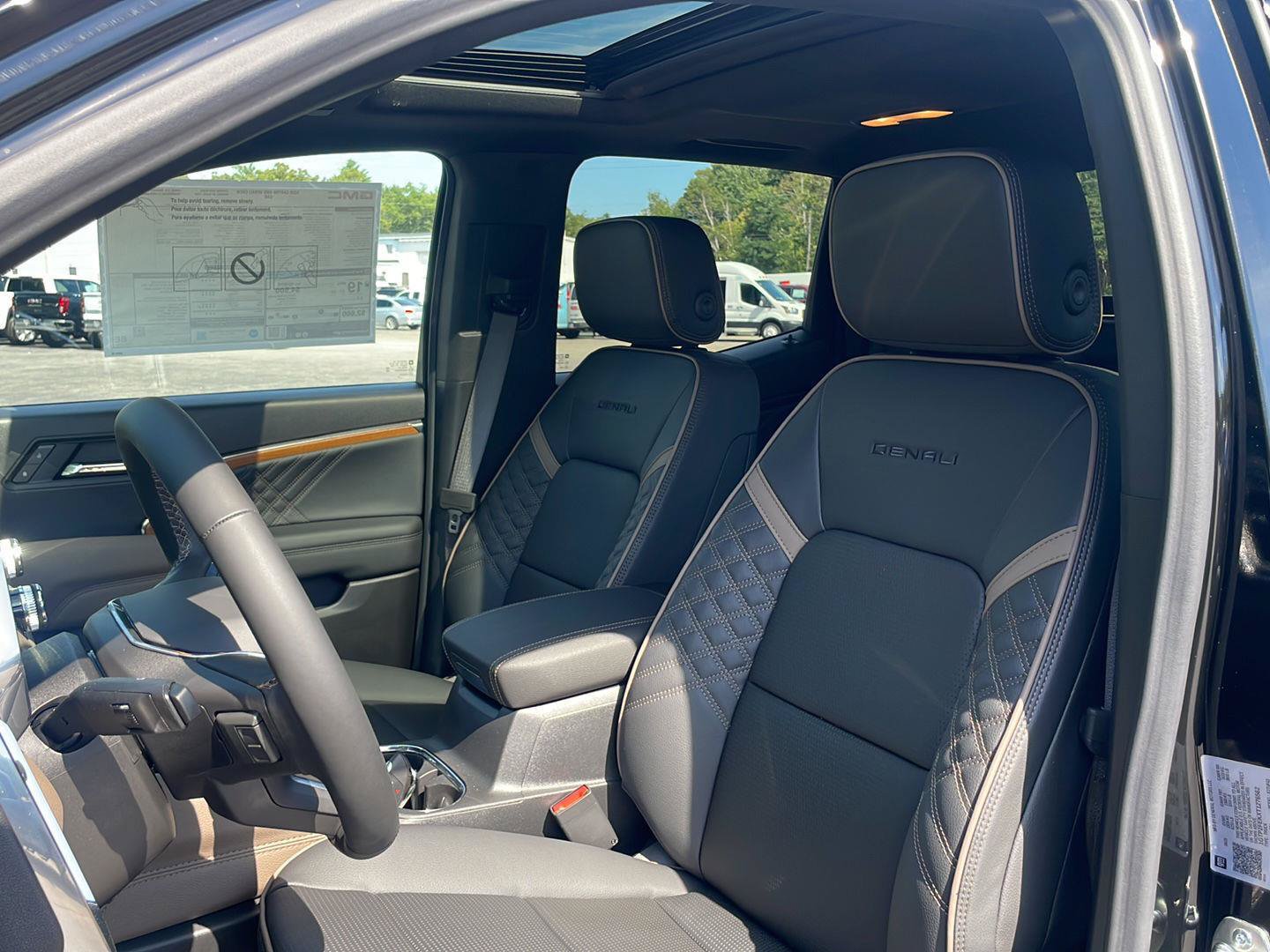 New 2026 GMC Canyon Denali AWD/4WD image 11