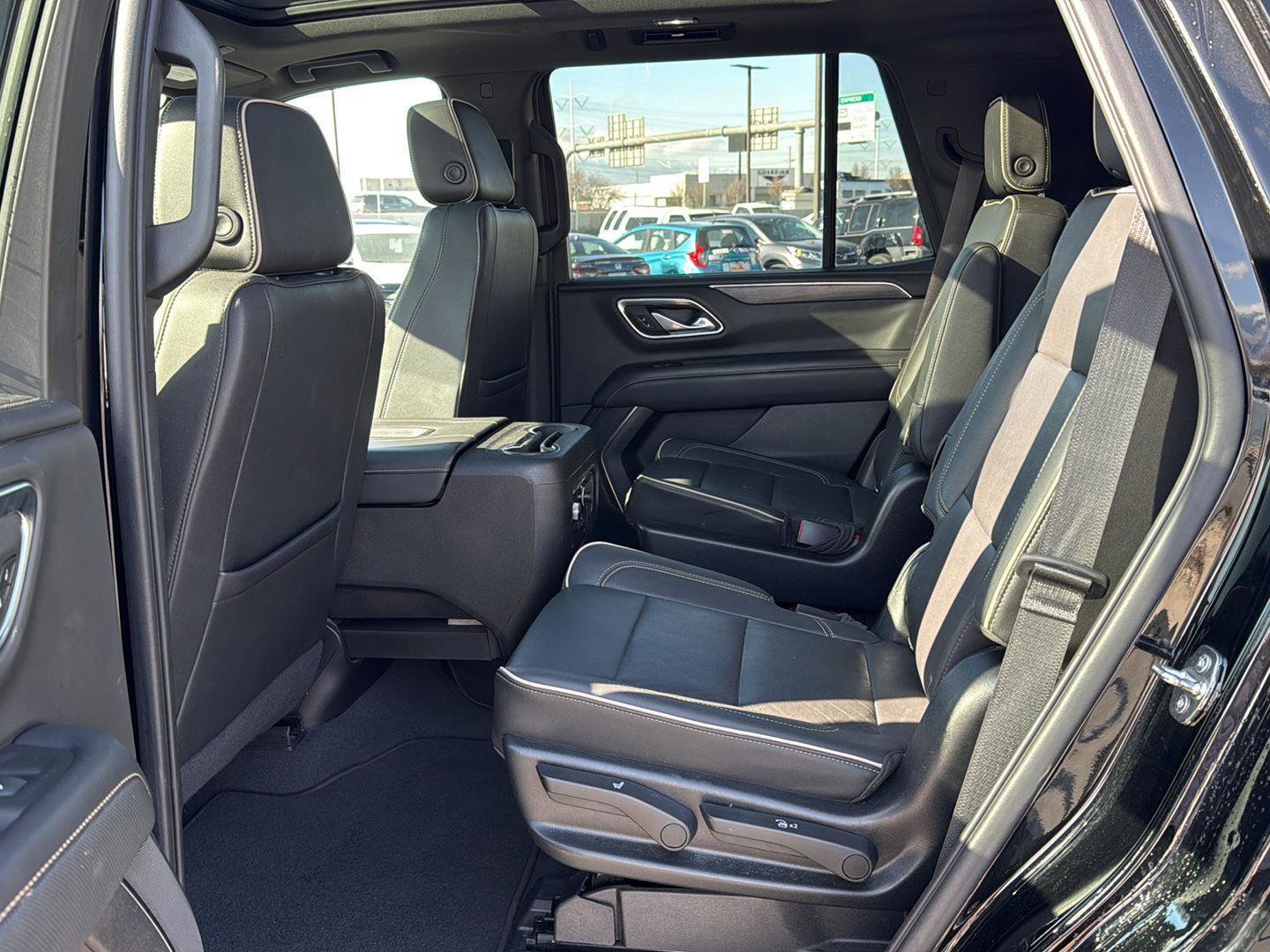 Used 2022 GMC Yukon SLT w/ SLT Luxury Package AWD/4WD image 24