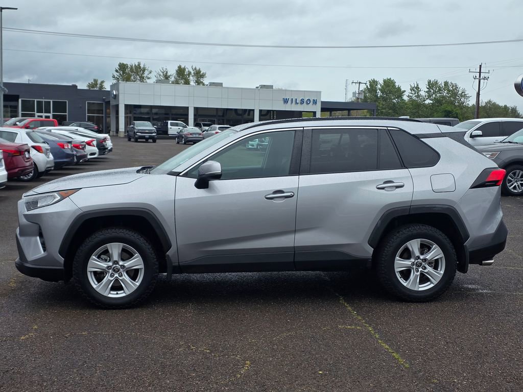 Used 2021 Toyota RAV4 XLE w/ XLE Grade Weather Package image 8