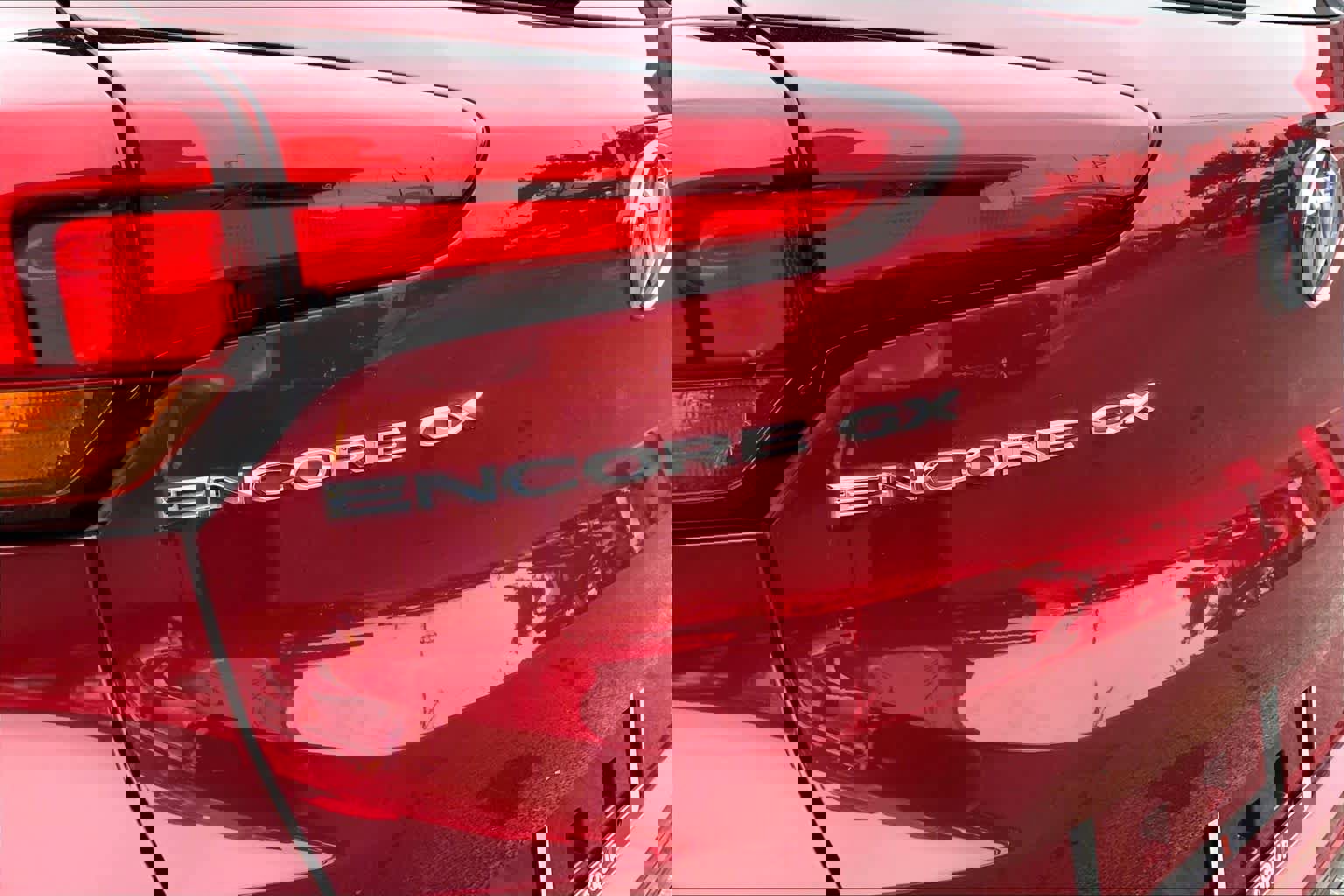 Used 2022 Buick Encore GX Select w/ Sport Touring Package FWD image 31