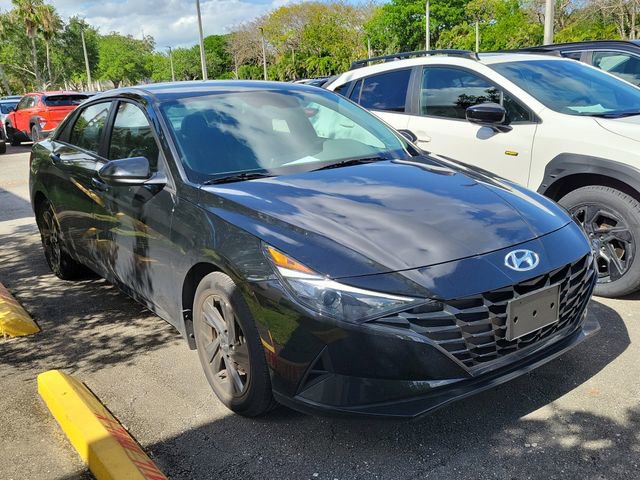 Certified 2022 Hyundai Elantra SEL FWD image 1