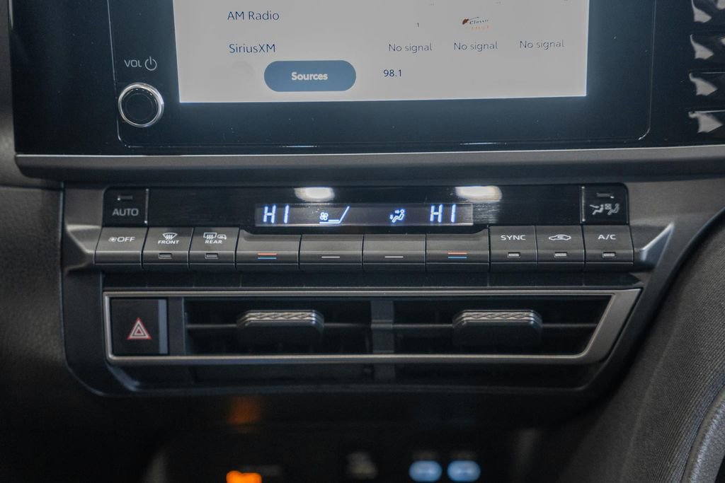 Used 2025 Toyota Camry LE image 21