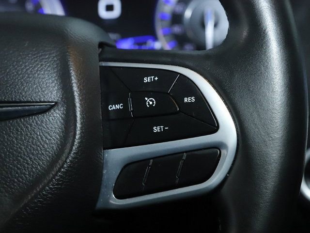 Used 2022 Chrysler 300 Touring w/ Sport Appearance Package image 22