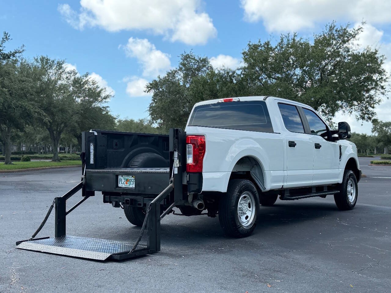 Used 2017 Ford F250 XL w/ Power Equipment Group AWD/4WD image 22