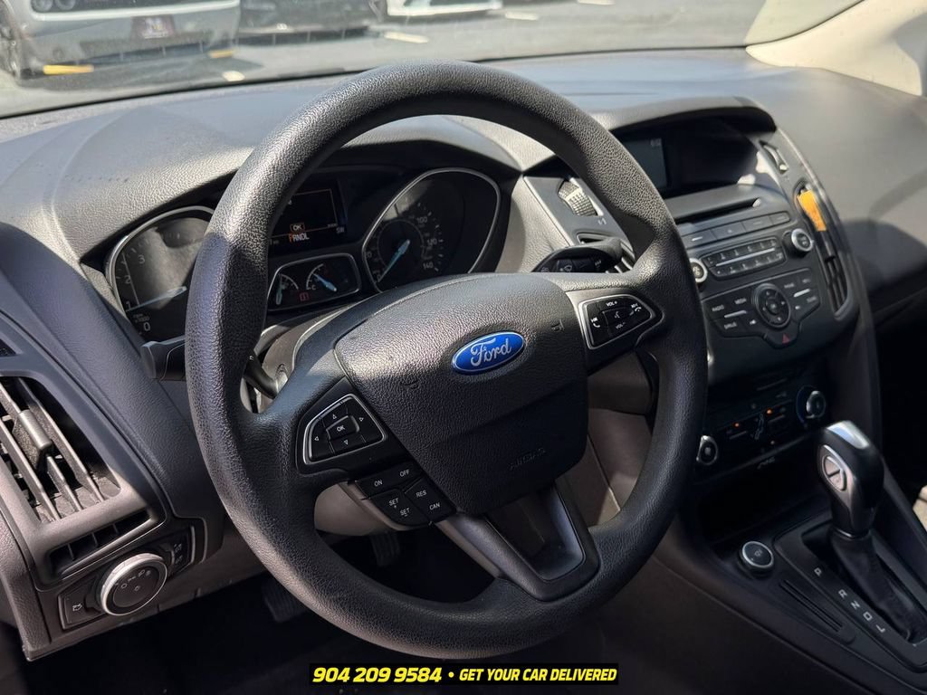 Used 2016 Ford Focus SE FWD image 14