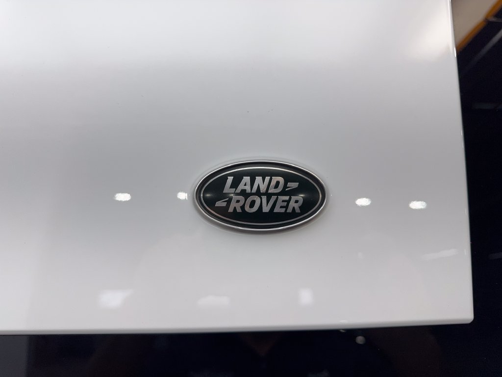 Used 2022 Land Rover Defender 110 SE AWD/4WD image 22