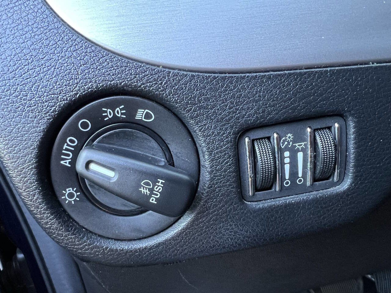 Used 2017 Dodge Grand Caravan GT image 21