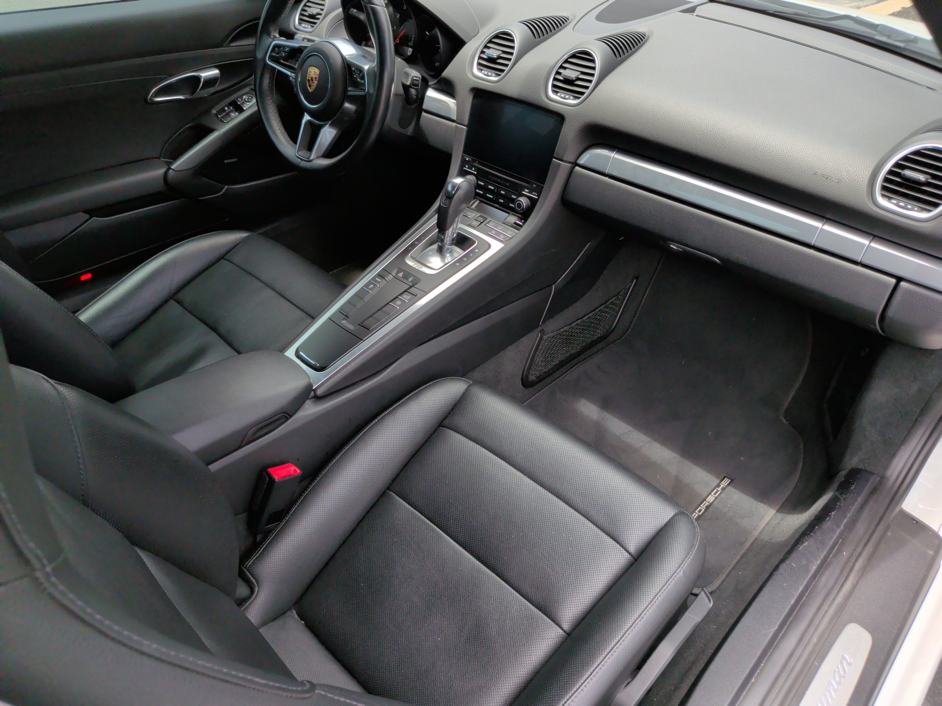Used 2018 Porsche 718 Cayman RWD image 33