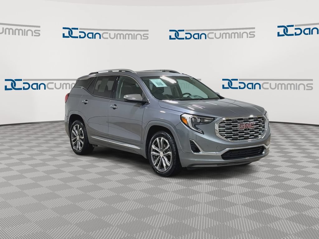 Used 2020 GMC Terrain Denali w/ Denali Premium Package FWD image 2