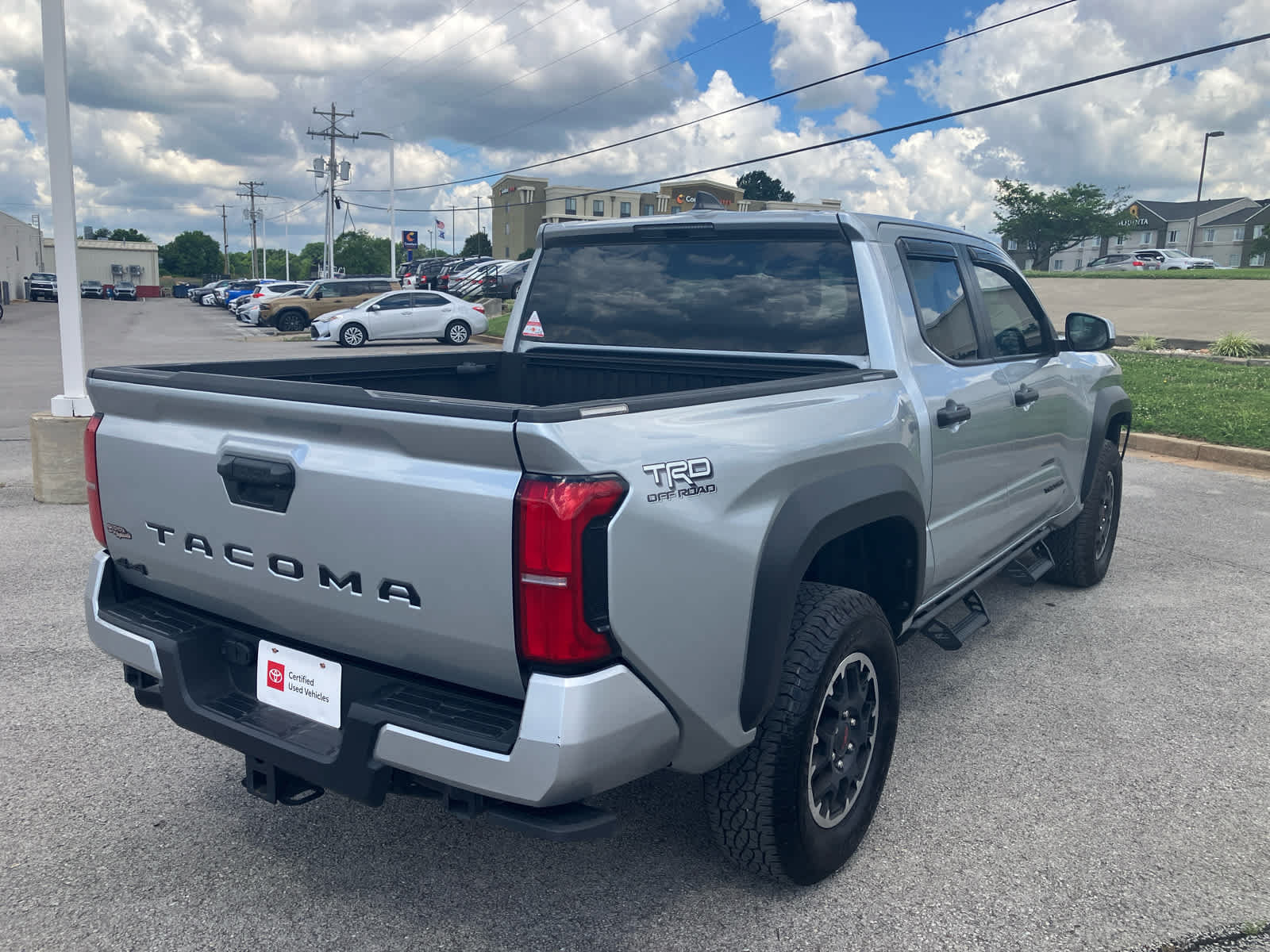 Certified 2024 Toyota Tacoma TRD Off-Road AWD/4WD image 8