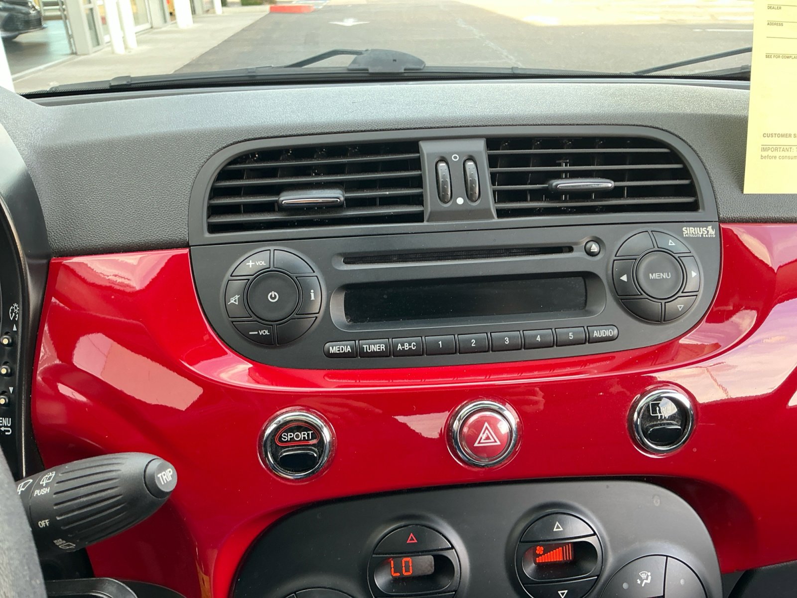 Used 2013 FIAT 500 Lounge image 28