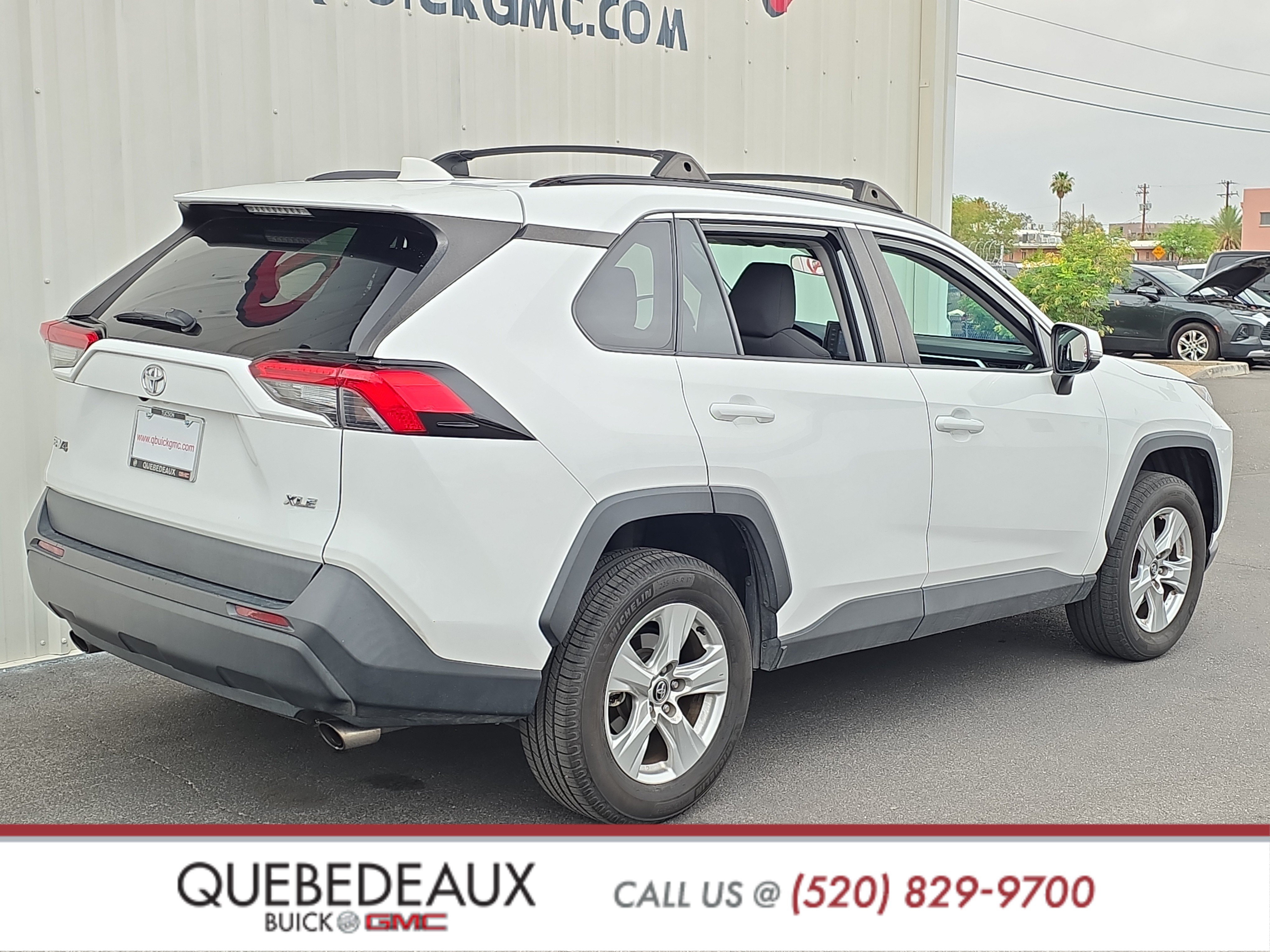 Used 2020 Toyota RAV4 XLE FWD image 7