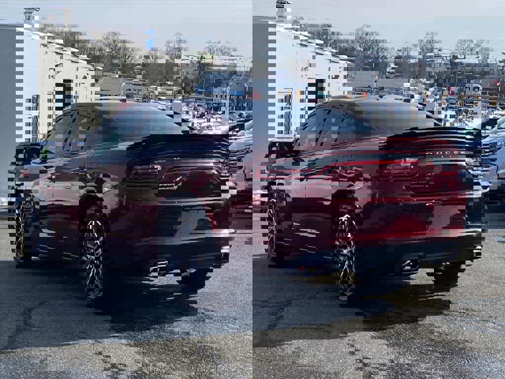 Used 2018 Dodge Charger GT image 3