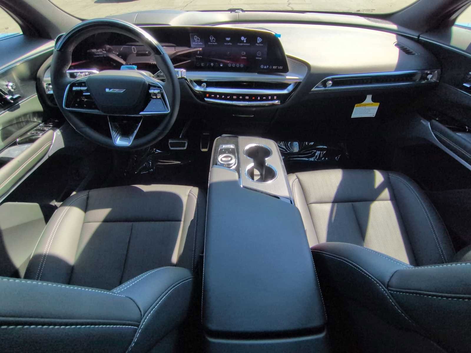 New 2026 Cadillac Lyriq V image 13