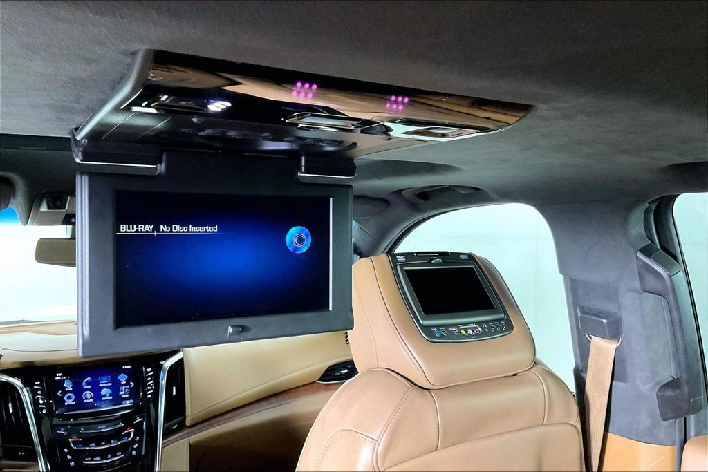 Used 2017 Cadillac Escalade Platinum image 33
