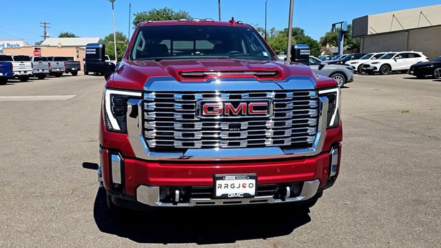 Used 2024 GMC Sierra 3500 Denali w/ Denali Reserve Package AWD/4WD image 3