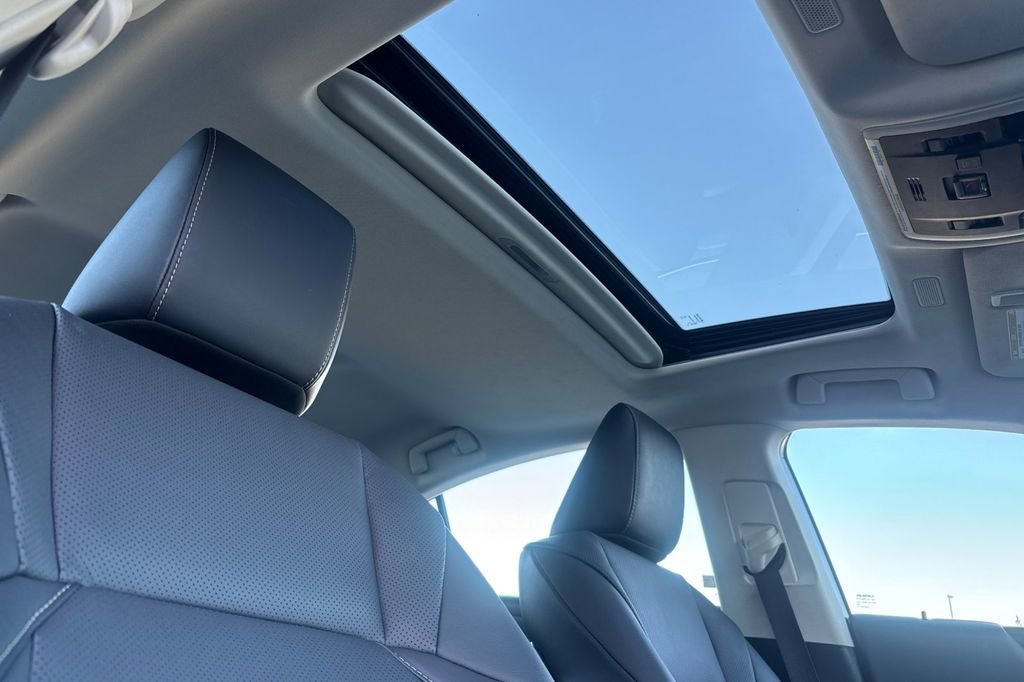 Used 2025 Lexus ES 300h w/ Premium Package image 15