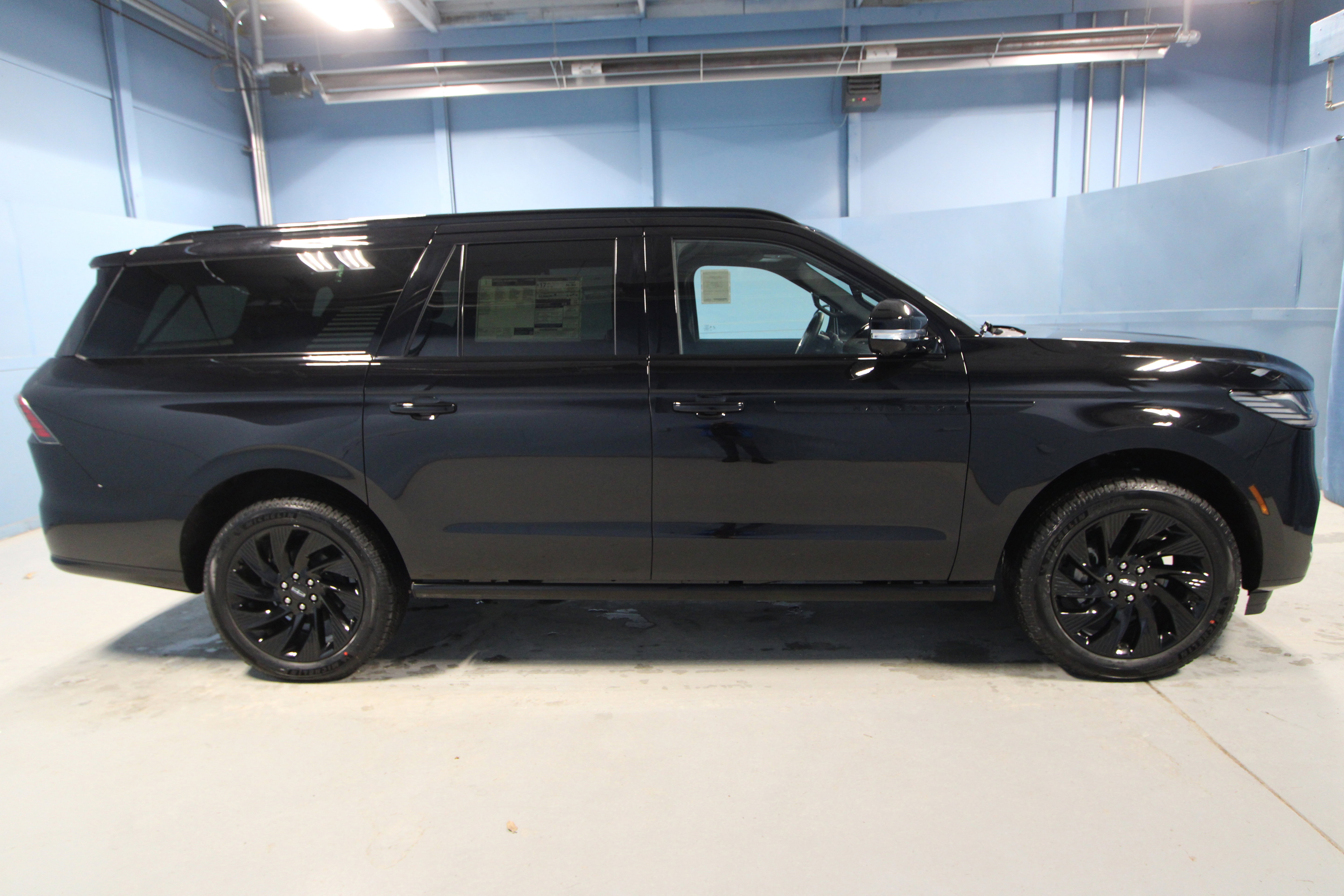 New 2026 Lincoln Navigator L Reserve w/ Jet Appearance Package image 33