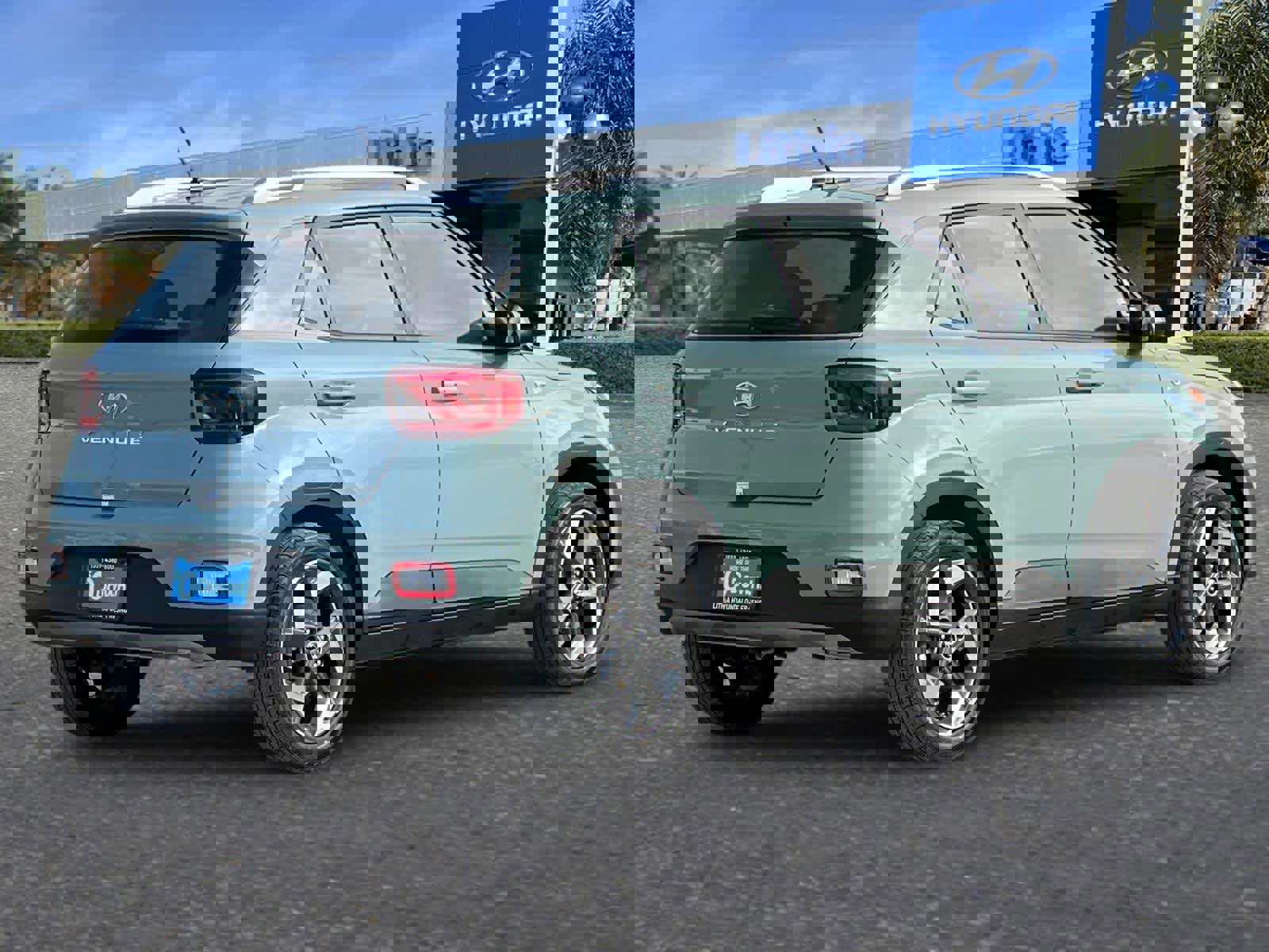 New 2026 Hyundai Venue SEL video 2