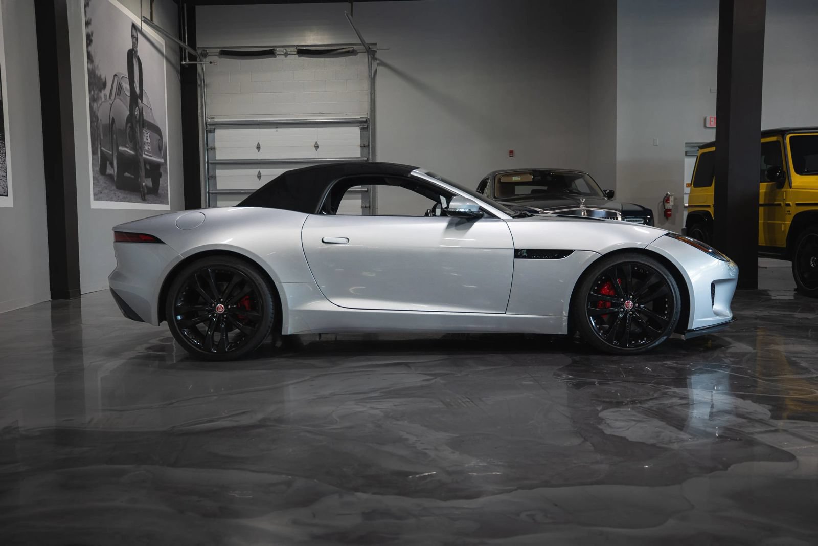 Used 2020 Jaguar F-TYPE Convertible RWD image 4