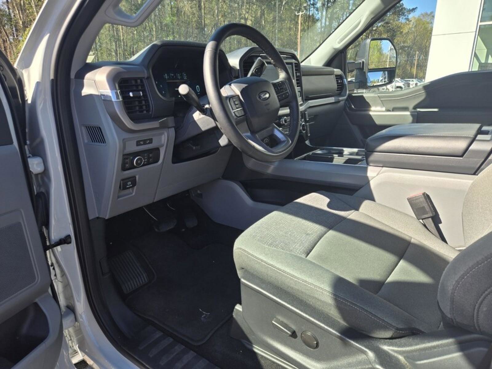 Used 2024 Ford F150 XLT w/ Mobile Office Package image 18