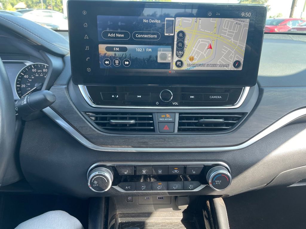 Used 2023 Nissan Altima 2.5 SV w/ SV Premium Package image 20