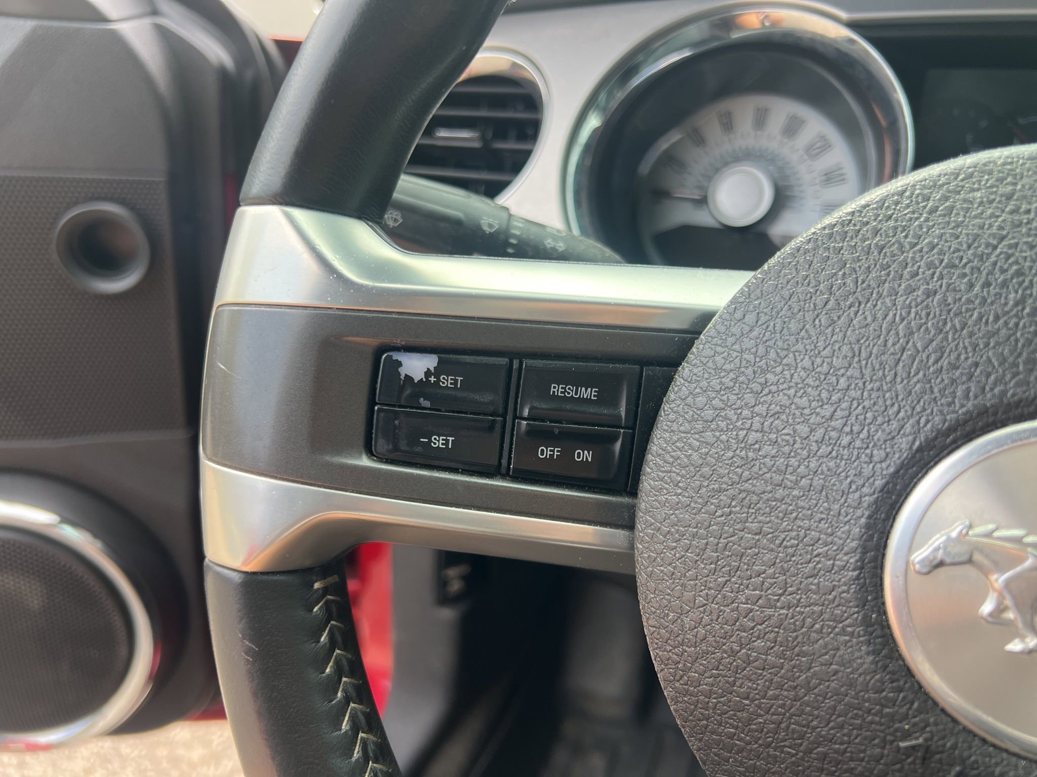 Used 2012 Ford Mustang GT Premium RWD image 18