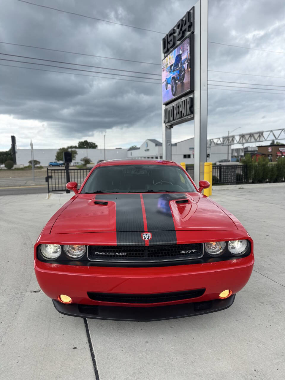 Used 2010 Dodge Challenger SRT8 w/ SRT Option Group II image 2