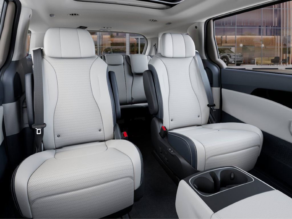 New 2025 Kia Carnival SX Prestige FWD image 17