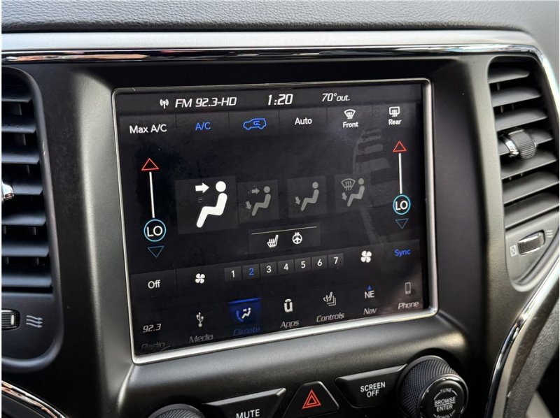 Used 2018 Jeep Grand Cherokee Altitude image 44