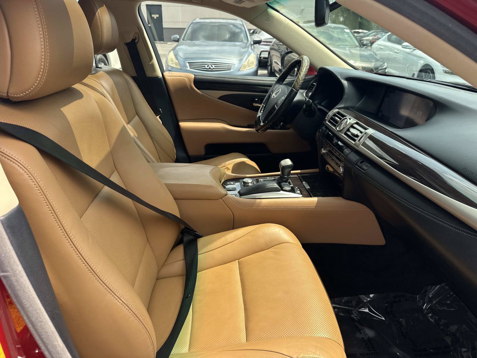 Used 2015 Lexus LS 460 AWD w/ Comfort Package image 38