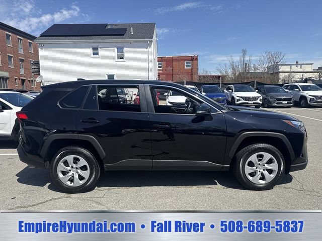 Used 2024 Toyota RAV4 LE AWD/4WD image 3