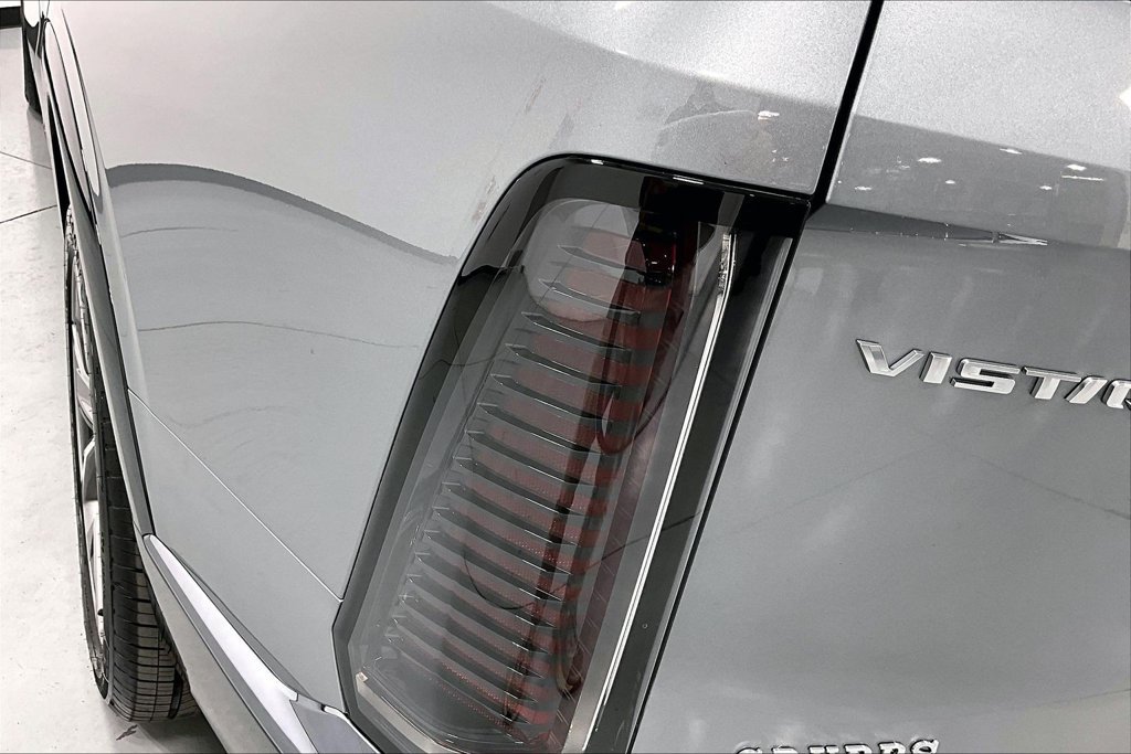 New 2027 Cadillac Vistiq Sport w/ LPO, Floor Liner Package AWD/4WD image 30